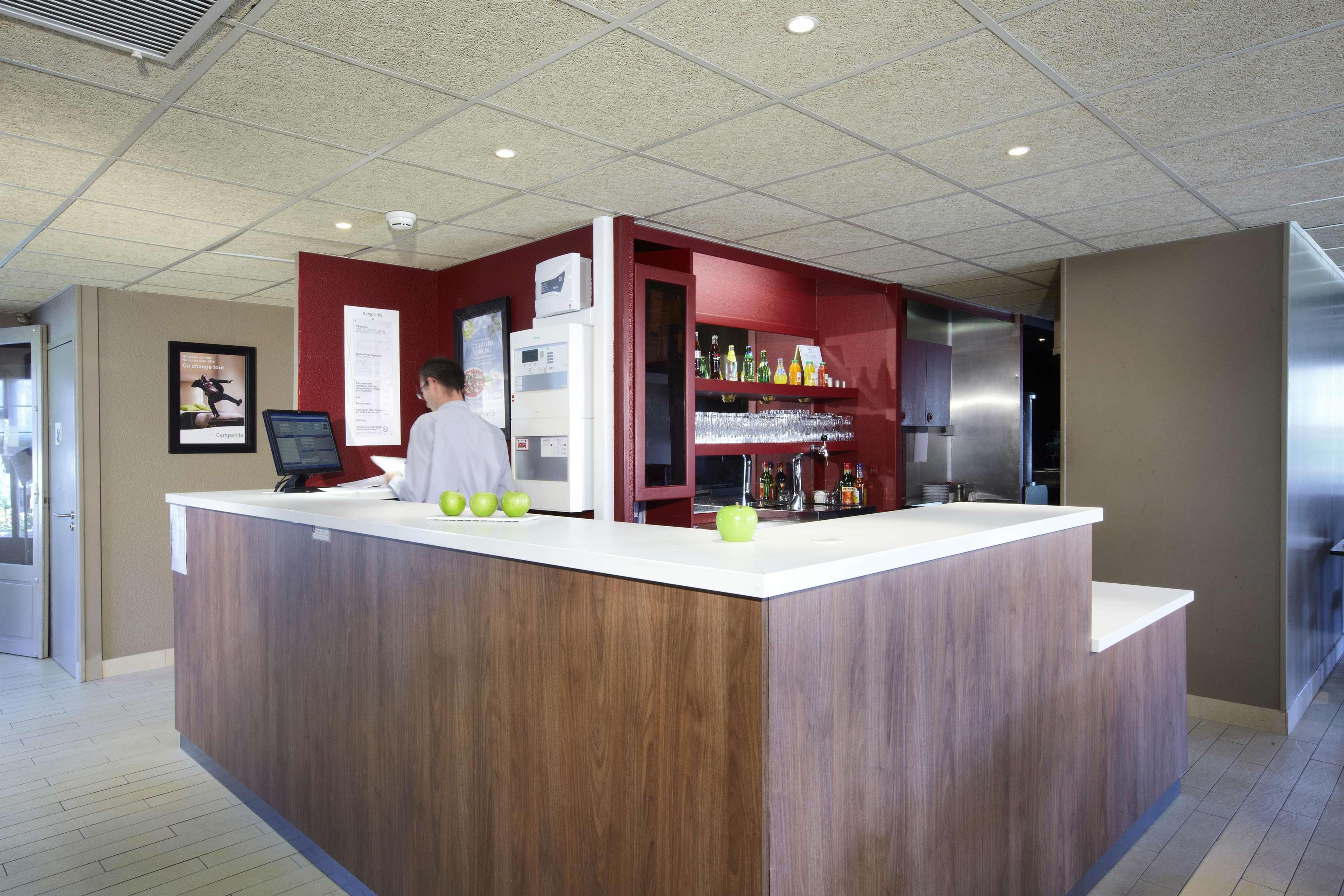 Campanile Montbeliard - Sochaux Hotel Bagian luar foto