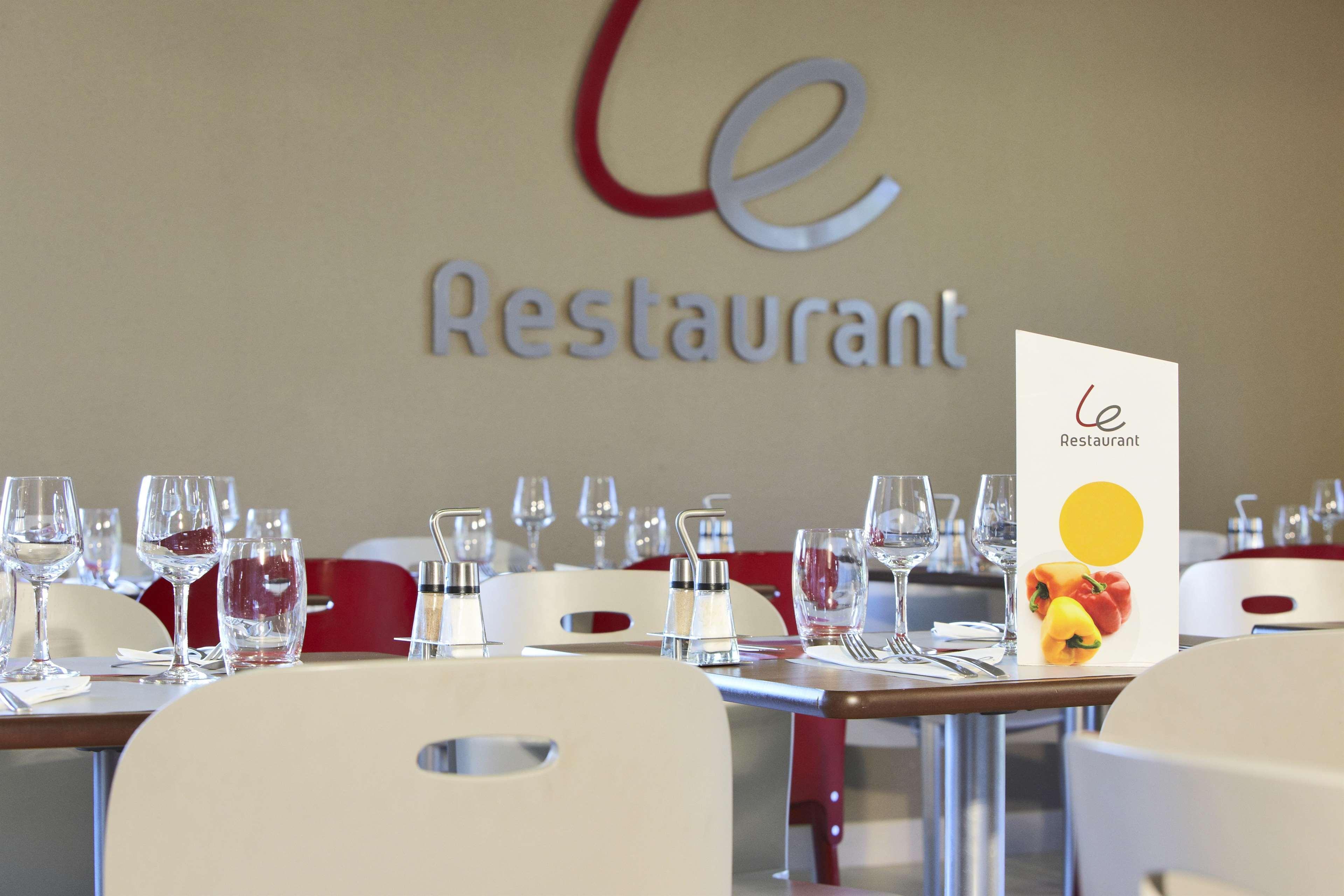 Campanile Montbeliard - Sochaux Hotel Bagian luar foto