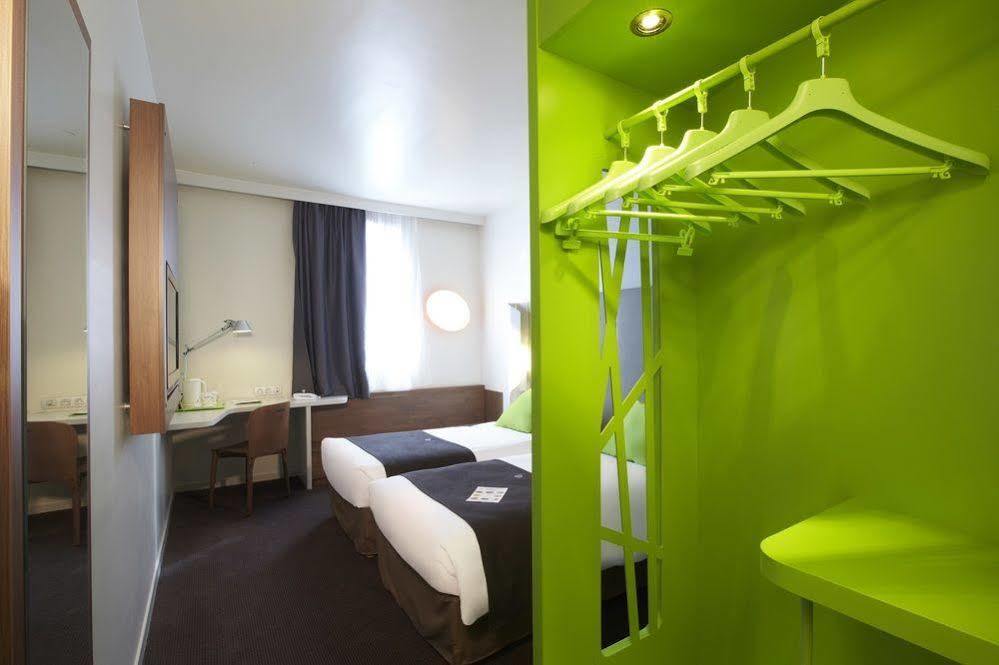 Campanile Montbeliard - Sochaux Hotel Bagian luar foto